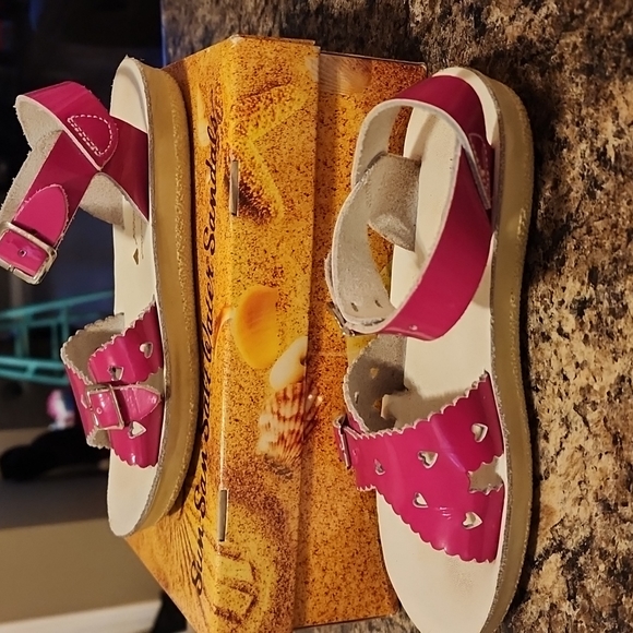 Sandals - Picture 3 of 6